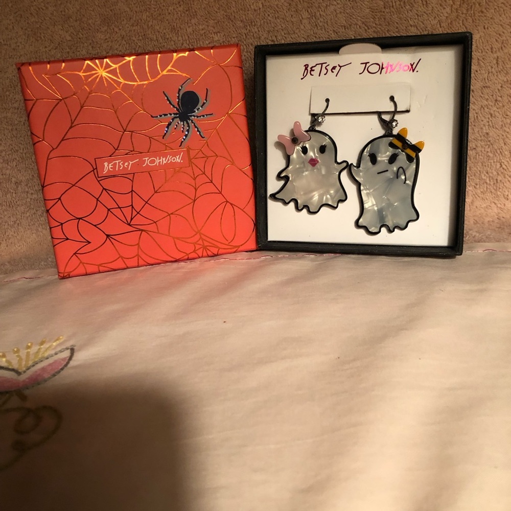 NWT Betsey Johnson Spooky Ghost Earring